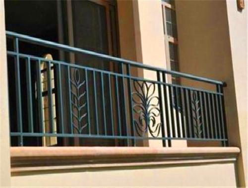 洛陽(yáng)鋅鋼護(hù)欄廠(chǎng)-鋅鋼陽(yáng)臺(tái)